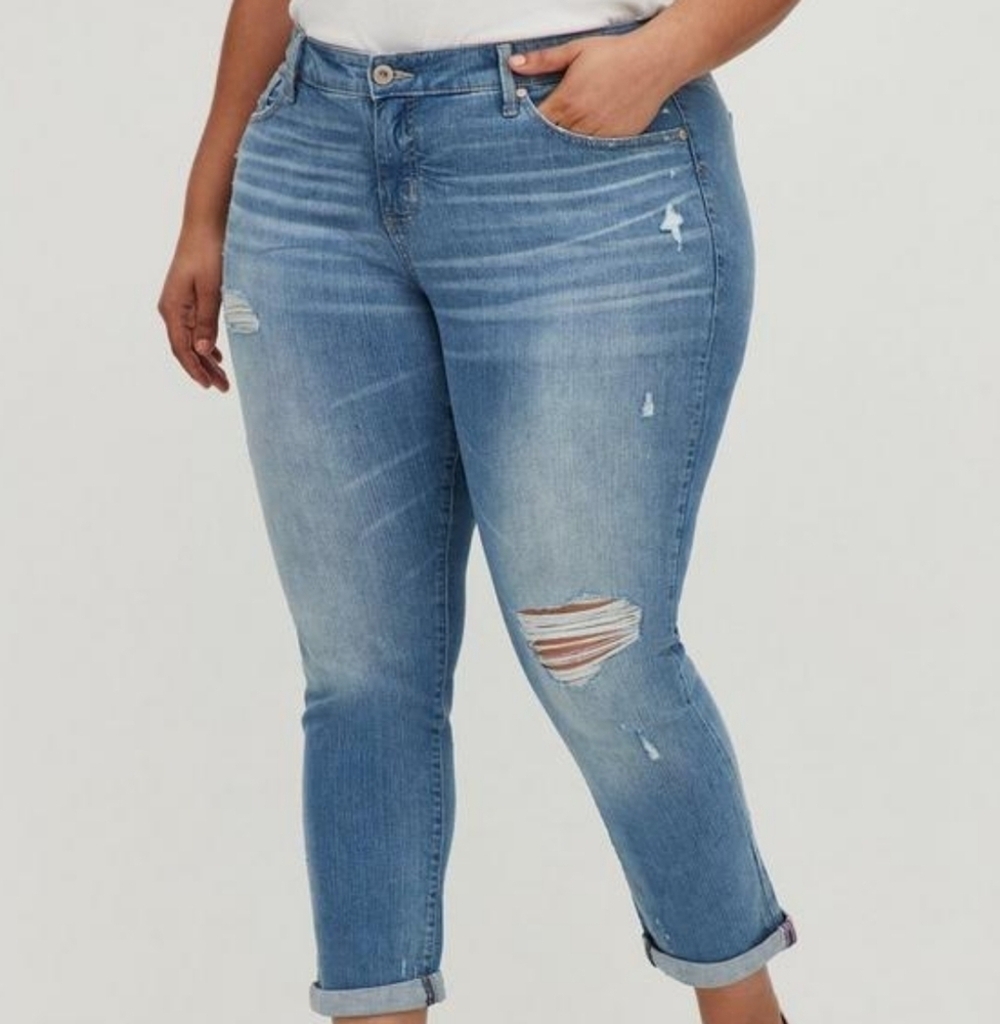 Torrid Boyfriend Straight Vintage Stretch Mid-Rise Jean, Color Blue Size 20T